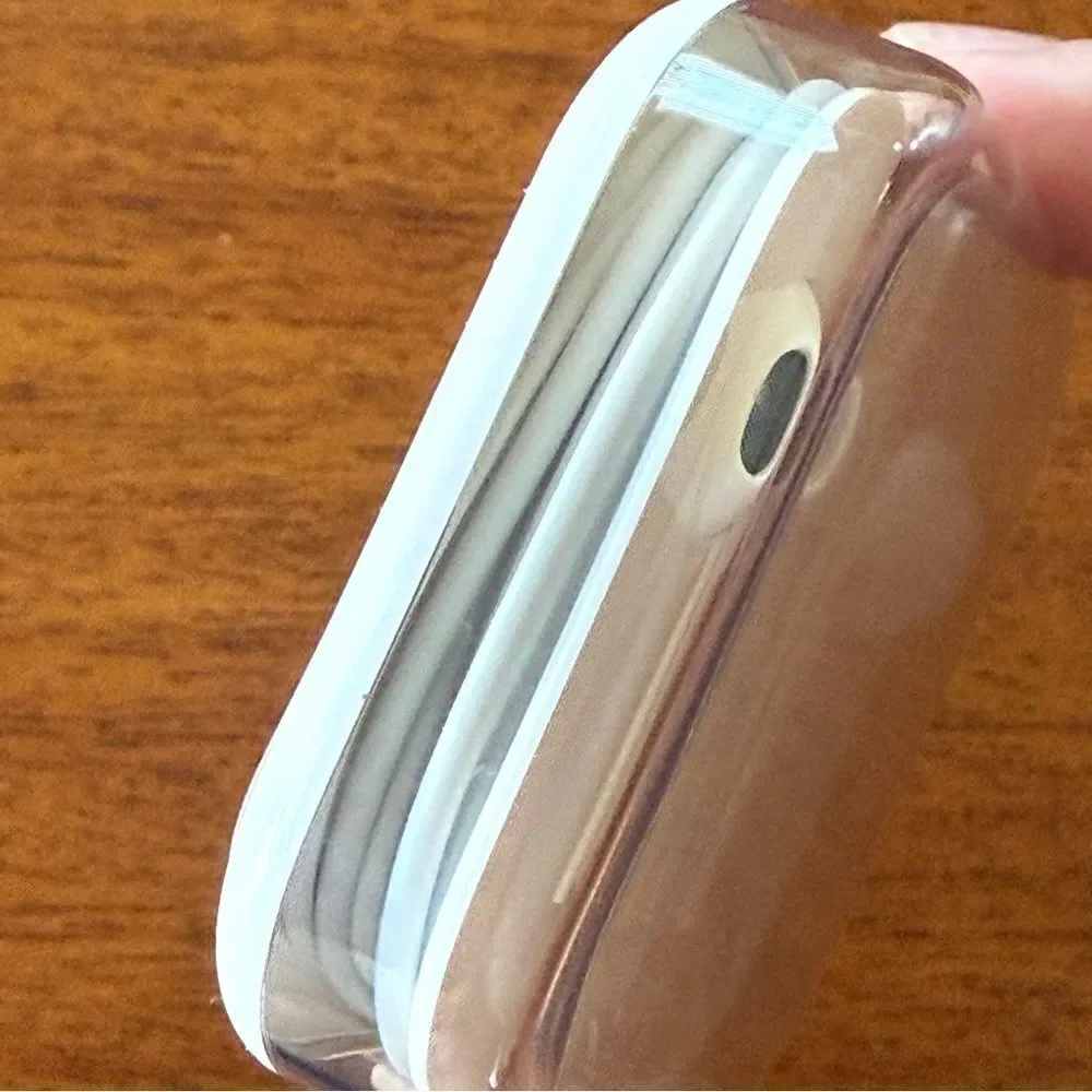 New Apple White Wired EarPods (3.5mm Headphone Plug) with Case